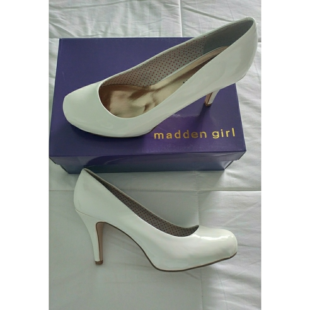 Patten leather pumps